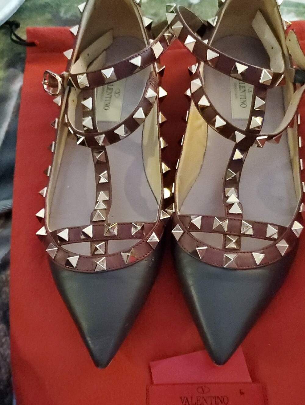 Valentino Garavani Black & Burgundy Rockstud Pointed Flats - Picture 8 of 8